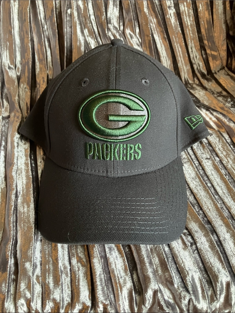 New Era Black and Green Packers Logo Cap